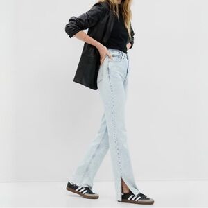 {GAP} '90s Loose High Rise Short Light Acid Wash Blue Hem Slit Denim Jeans